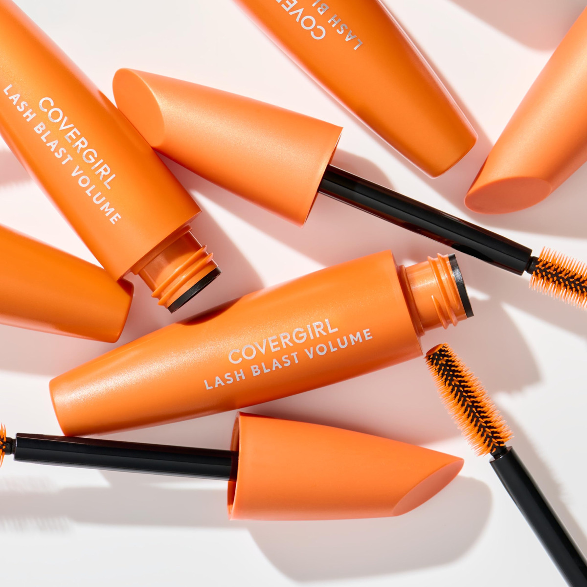 Mascara Covergirl Lash Blast Volumizing Black, Pacote Com 2 - Imagem 6
