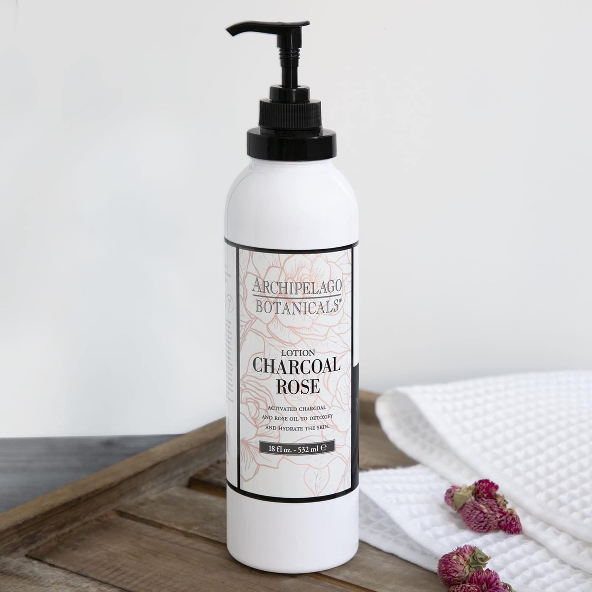 Loção Corporal Archipelago Botanicals Charcoal Rose 530ml - Imagem 3