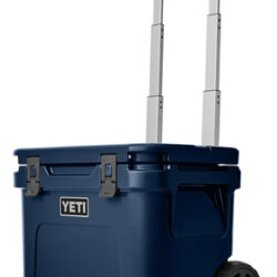 Refrigerador Yeti Roadie De 32 Rodas Azul Marinho Com Cesta