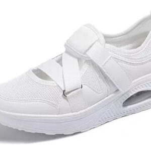 Os Sapatos Ortopédicos Femininos São Largos E Confortáveis.