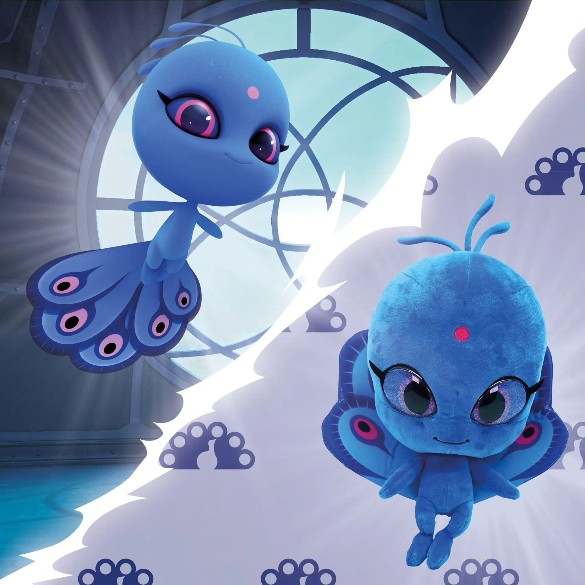 Brinquedo De Pelúcia Miraculous Duusu Kwami Pavão De 9 Pole Azul-escuro - Imagem 4
